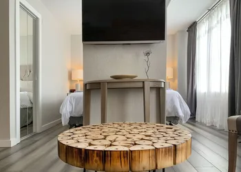 Artisan Downtown hotel thumbnail 7