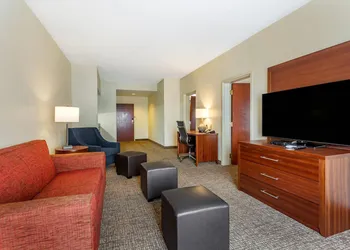 Comfort Suites Southaven - Memphis South hotel thumbnail 5