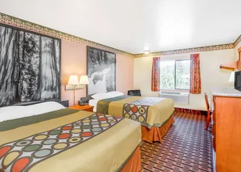 Super 8 by Wyndham Grants Pass hotel thumbnail 6