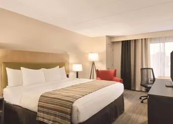 Country Inn & Suites by Radisson, La Crosse, WI hotel thumbnail 5