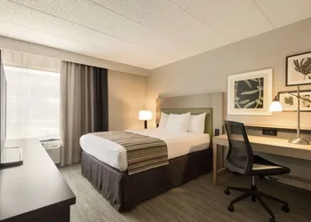Country Inn & Suites by Radisson, La Crosse, WI hotel thumbnail 7