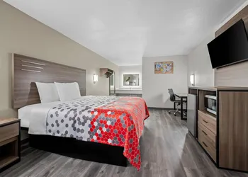Econo Lodge Biloxi Beach hotel thumbnail 5