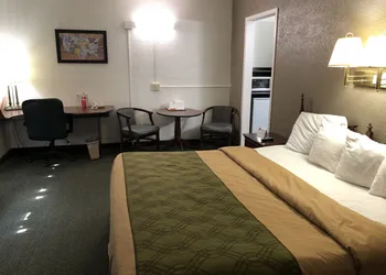 Posh Inn & Suites hotel thumbnail 5
