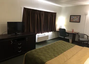Posh Inn & Suites hotel thumbnail 7