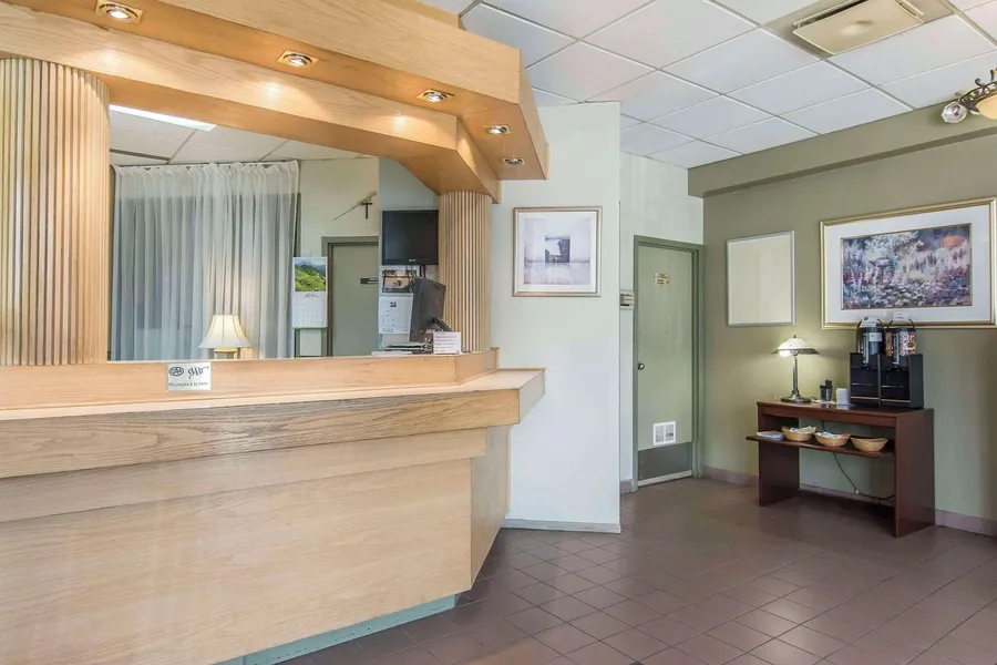 Quality Hotel & Suites hotel detail image 2