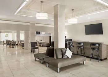 La Quinta Inn & Suites by Wyndham Brownsville North hotel thumbnail 4