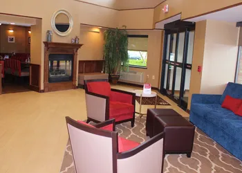 Comfort Inn & Suites West Springfield hotel thumbnail 7