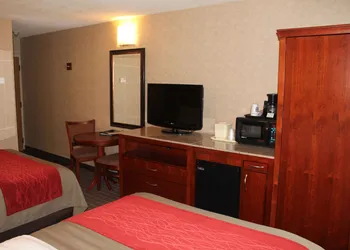 Comfort Inn & Suites West Springfield hotel thumbnail 8