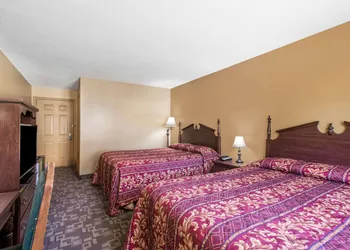Knights Inn Hadley hotel thumbnail 5