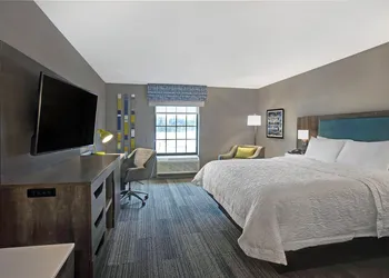 Hampton Inn Westfield hotel thumbnail 7