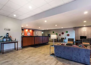Quality Inn West Springfield hotel thumbnail 2
