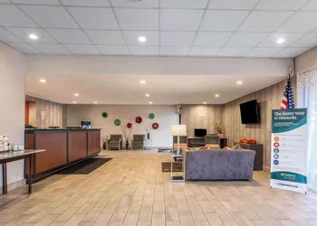 Quality Inn West Springfield hotel thumbnail 3