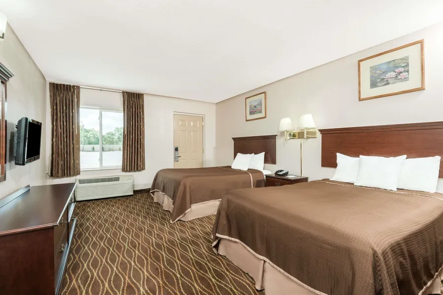 Howard Johnson by Wyndham Springfield hotel detail image 6