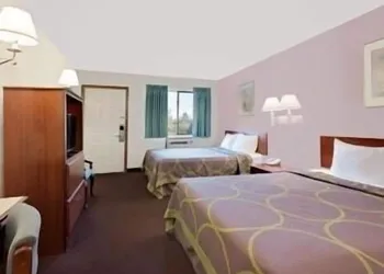 Super 8 by Wyndham Keystone/Mt. Rushmore hotel thumbnail 3