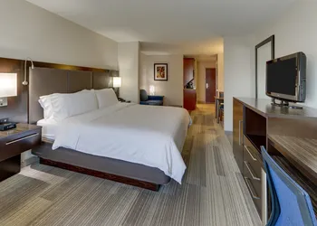 Holiday Inn Express Hotel & Suites Dayton-Centerville by IHG hotel thumbnail 3