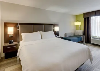 Holiday Inn Express Hotel & Suites Dayton-Centerville by IHG hotel thumbnail 4