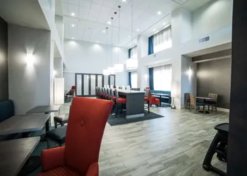 Hampton Inn & Suites Tempe/Phoenix Airport, AZ hotel thumbnail 3