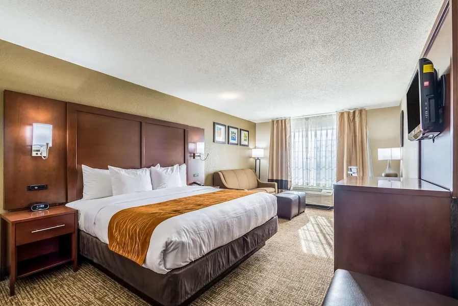 Comfort Inn & Suites Dayton North hotel detail image 6