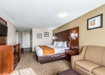 Comfort Inn & Suites Dayton North hotel thumbnail 7