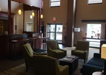 Comfort Suites South Point - Huntington hotel thumbnail 2