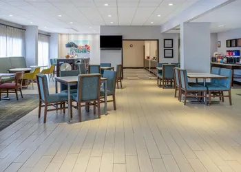 Hampton Inn Dover hotel thumbnail 3