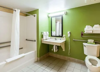 Sleep Inn & Suites Dover University Area hotel thumbnail 7