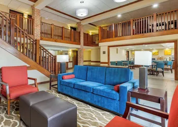Comfort Inn & Suites Milford hotel thumbnail 3