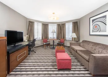 Ramada by Wyndham Springfield North hotel thumbnail 5