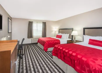 Ramada by Wyndham Springfield North hotel thumbnail 8