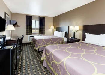 Super 8 by Wyndham Springfield East hotel thumbnail 5