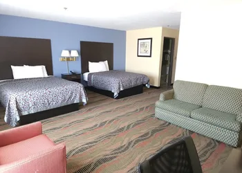 Days Inn by Wyndham Springfield hotel thumbnail 8