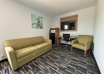 Jacksonville Inn & Suites hotel thumbnail 7