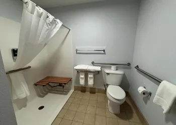 Jacksonville Inn & Suites hotel thumbnail 8
