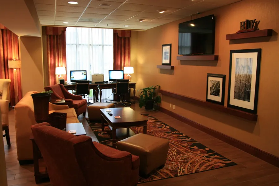 Hampton Inn & Suites Springfield-Southwest hotel detail image 2