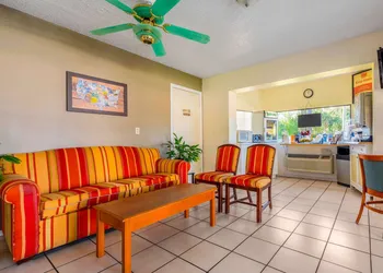 Econo Lodge Crystal River hotel thumbnail 4