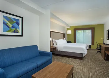 Holiday Inn Express & Suites Lebanon-Nashville Area by IHG hotel thumbnail 4