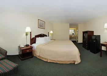 Quality Inn Lebanon hotel thumbnail 5