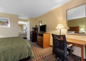 Quality Inn Lebanon hotel thumbnail 7