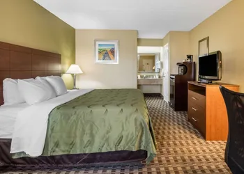 Quality Inn Lebanon hotel thumbnail 8