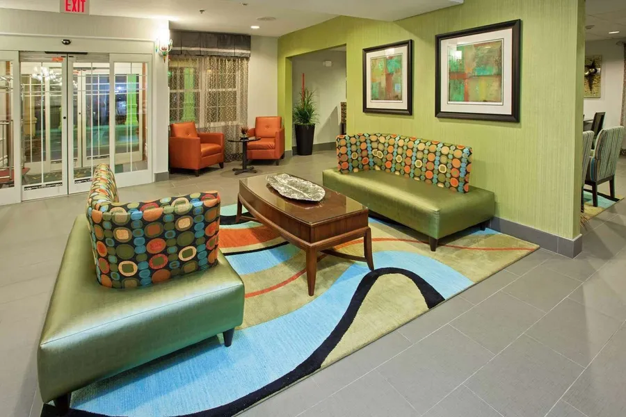 La Quinta Inn & Suites by Wyndham Lebanon hotel detail image 2