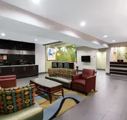 La Quinta Inn & Suites by Wyndham Lebanon hotel detail image 3