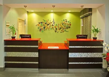 La Quinta Inn & Suites by Wyndham Lebanon hotel thumbnail 5