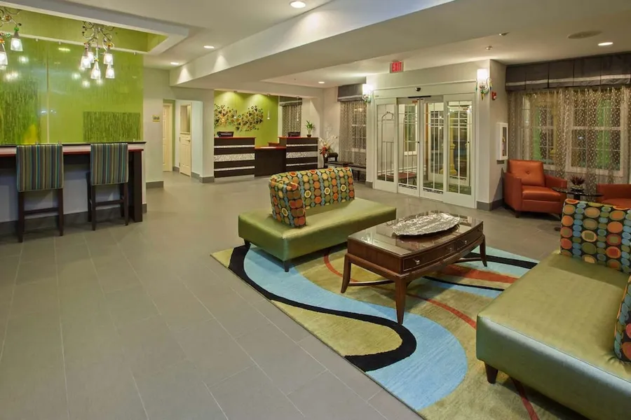 La Quinta Inn & Suites by Wyndham Lebanon hotel detail image 6