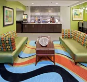 La Quinta Inn & Suites by Wyndham Lebanon hotel detail image 7