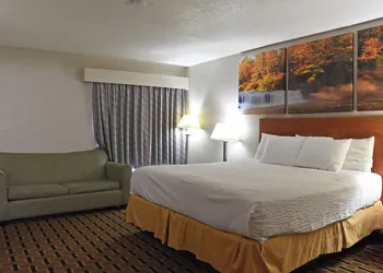 Days Inn by Wyndham Lebanon hotel thumbnail 6