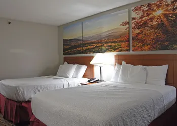 Days Inn by Wyndham Lebanon hotel thumbnail 8
