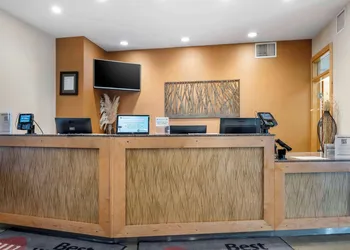 Best Western Plus Kelowna Hotel & Suites hotel thumbnail 2