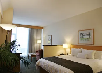 Best Western Plus Kelowna Hotel & Suites hotel thumbnail 3