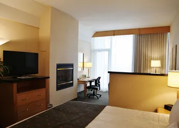 Best Western Plus Kelowna Hotel & Suites hotel thumbnail 4