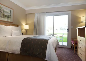Best Western Plus Kelowna Hotel & Suites hotel thumbnail 5